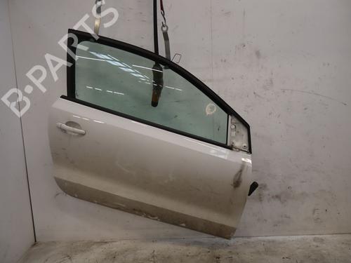 Used Right front door Right front door 39219710 39219710