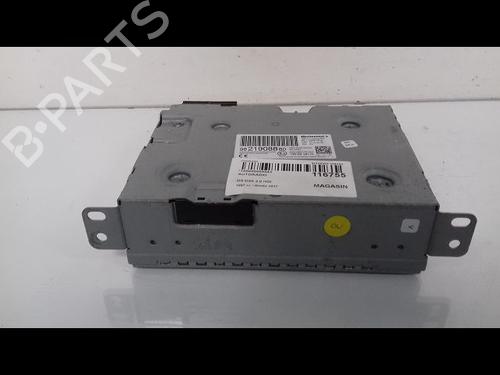 radio-ds-ds-5-kf_-20-bluehdi-180-1627682980-2015-2016-2017-2018-8997574 main image