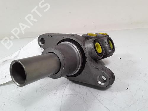 Used Brake master cylinder PEUGEOT 5008 (0U_, 0E_) 1.6 HDi (110 hp) 8995540