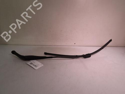 Used Front windshield wiper arm FIAT 500L (351_, 352_) 0.9 (199LYC1B) (105 hp) 16461578
