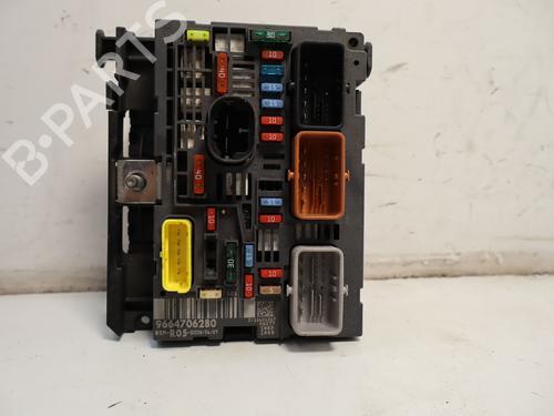 Used Fuse box Fuse box PEUGEOT 308 CC (4B_) 2.0 HDi (140 hp) 34529062 34529062