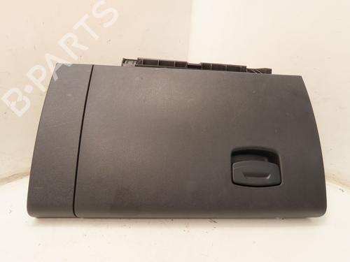 Boîte à gants RENAULT KADJAR (HA_, HL_) 1.6 dCi 130 (HLA4) (130 hp) 30952241