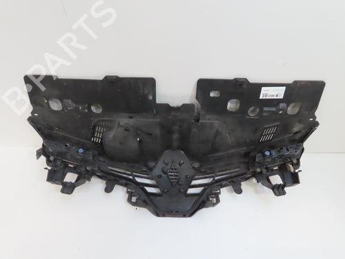 Used Grille RENAULT CLIO IV (BH_) 1.5 dCi 75 (75 hp) 30447758