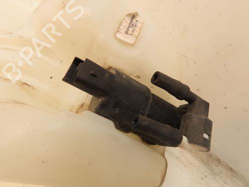 Used Windscreen washer tank CITROËN C3 III (SX) 1.2 VTi 82 (82 hp) 28593997