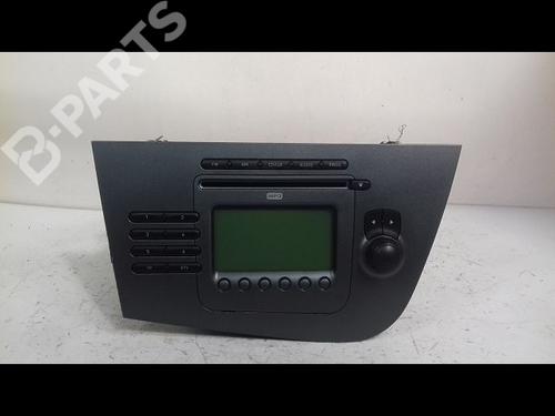 Used Radio SEAT LEON (1P1) 1.9 TDI (105 hp) 8991307