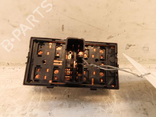 Used Left front window switch CHEVROLET AVEO Saloon (T300) 1.4 (100 hp) 28364198