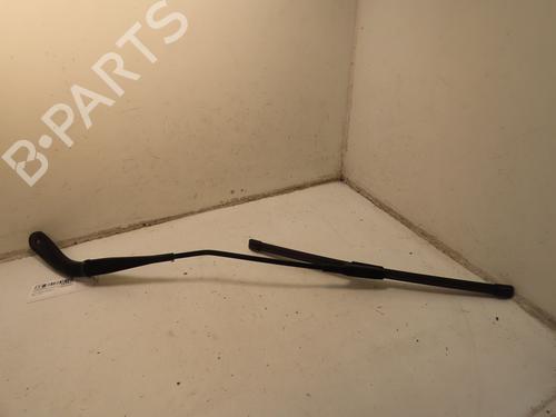 Used Front windshield wiper arm BMW 3 Touring (F31) 320 d (190 hp) 30840457