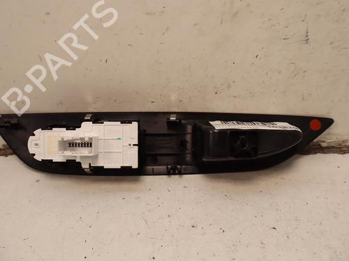 Used Left front window switch Left front window switch PEUGEOT 208 II (UB_, UP_, UW_, UJ_) 1.5 BlueHDI 100 (102 hp) 33031677 33031677