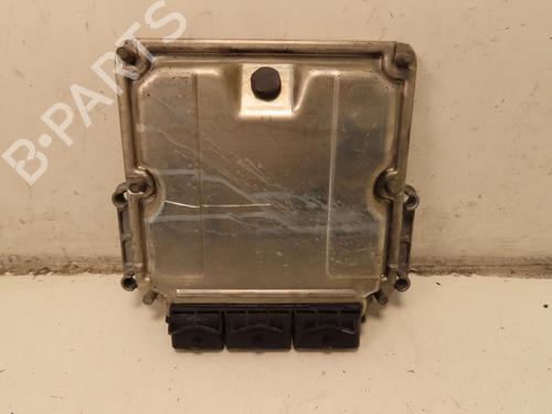 Used Engine control unit (ECU) RENAULT TRAFIC II Van (FL) 1.9 dCi 100 (FL0C, FL0K, FL0B) (101 hp) 30950537