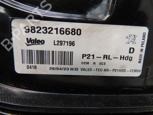 Used Right taillight PEUGEOT 208 II (UB_, UP_, UW_, UJ_) 1.2 PureTech 100 (101 hp) 29818841