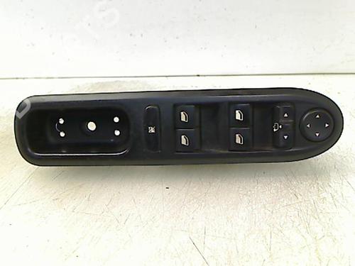 Used Left front window switch PEUGEOT 407 (6D_) 2.0 HDi 135 (6DRHRH, 6DRHRE, 6DRHRG, 6DRHRJ) (136 hp) 8975597