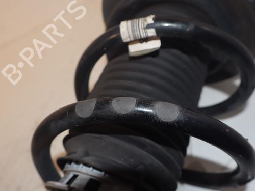 Venstre fortil støddæmper Venstre fortil støddæmper MERCEDES-BENZ GLA-CLASS (X156) AMG GLA 45 4-matic (156.952) (381 hp) 33894068 33894068