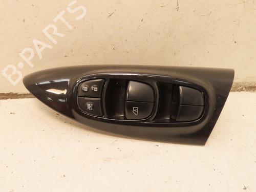 Used Left front window switch NISSAN JUKE (F15) 1.5 dCi (110 hp) 33137565