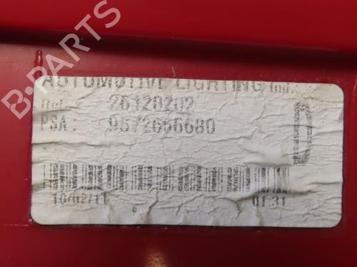 Used Right taillight PEUGEOT 5008 (0U_, 0E_) 1.6 HDi (112 hp) 24119130