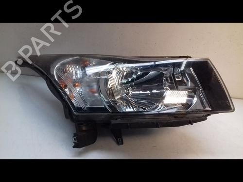 Used Right headlight CHEVROLET CRUZE (J300) 2.0 CDI (163 hp) 12235224