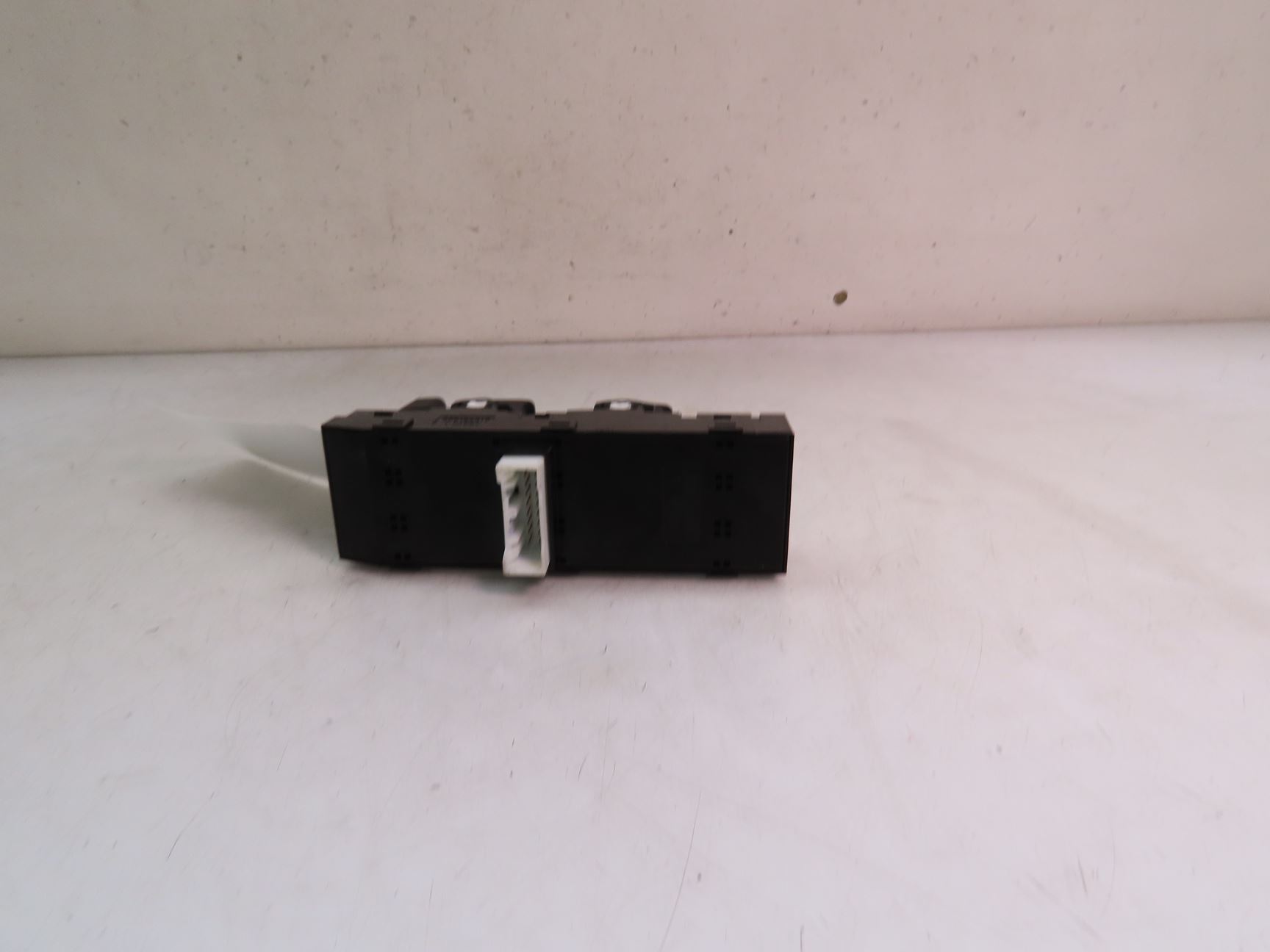 Commande Bouton Lève-Vitre Pour Hyundai I20 I800 2007 2008 2009 2010 2011 2012 2013 2014 2015 93570-1J500 Interrupteur De Vitre électrique Bouton De Levage