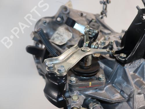 Getriebe für TOYOTA RAV 4 III (_A3_) 2.2 D (ALA35_) (150 hp) 31576218