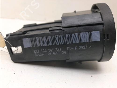 Used Headlight switch Headlight switch VW GOLF IV (1J1) 1.6 (100 hp) 11833267 11833267