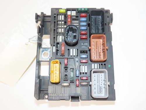 Fuse box PEUGEOT 308 SW I (4E_, 4H_) 1.6 HDi | BP31179411E1