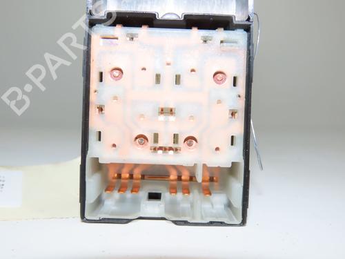 Used Left front window switch NISSAN MICRA III (K12) 1.2 16V (65 hp) 20218133