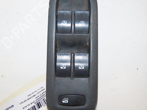 Used Left front window switch RENAULT GRAND SCÉNIC II (JM0/1_) 1.5 dCi (JM02, JM13) (101 hp) 31747794