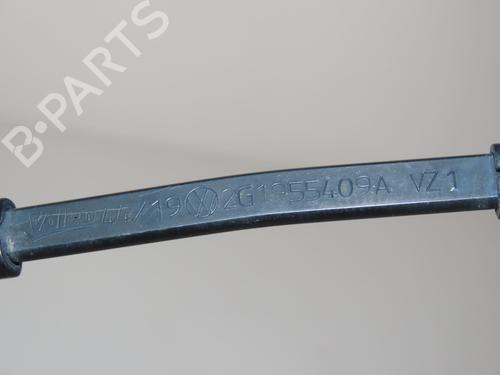 Used Front windshield wiper arm VW POLO VI (AW1, BZ1, AE1) 1.0 MPi (80 hp) 26917390