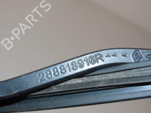 Used Front windshield wiper arm RENAULT CLIO III (BR0/1, CR0/1) 1.2 16V (BR02, BR0J, BR11, CR02, CR0J, CR11) (75 hp) 25126195
