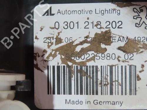 Used Right headlight PEUGEOT 407 SW (6E_, 6D_) 2.0 HDi 135 (136 hp) 28572653