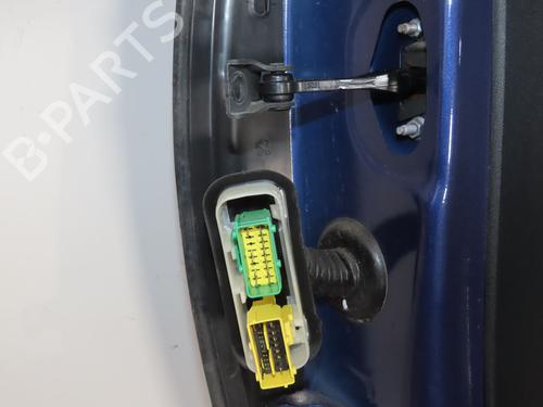 right-front-door-peugeot-2008-i-cu_-2013-33727559 main image