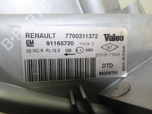 Used Right headlight RENAULT TRAFIC II Van (FL) 1.9 dCi 80 (FL0B) (82 hp) 9021021