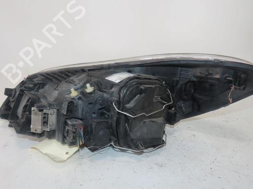Used Right headlight Right headlight VOLVO C30 (533) D2 (115 hp) 40484563 40484563