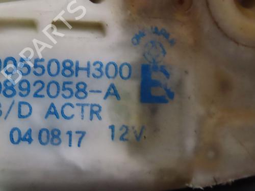 Used Tailgate lock NISSAN X-TRAIL I (T30) 2.2 dCi 4x4 (136 hp) 26968915