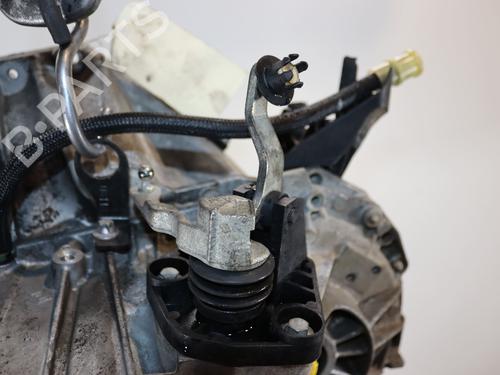 Used Gearbox Gearbox DACIA DUSTER (HS_) 1.5 dCi (HSAJ) (90 hp) 33680008 33680008