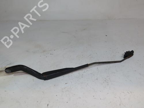 Used Front windshield wiper arm PEUGEOT 106 II (1A_, 1C_) 1.4 i (75 hp) 23165439