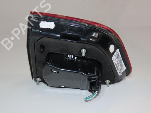 left-tailgate-light-renault-kadjar-ha_-hl_-15-blue-dci-115-hla6-265553530r-2015-18602214 main image