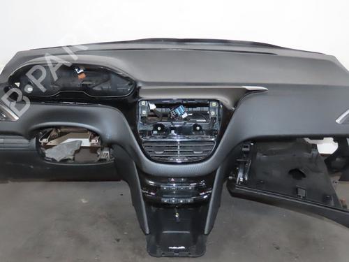 Dashboard PEUGEOT 208 I (CA_, CC_) 1.2 VTI 82 | BP28712477C46