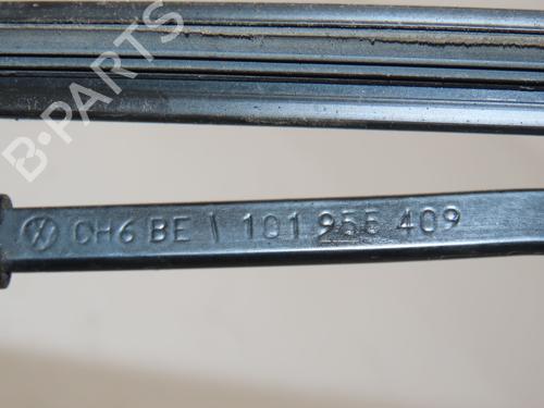 Used Front windshield wiper arm VW GOLF VI (5K1) 2.0 TDI (110 hp) 25611222