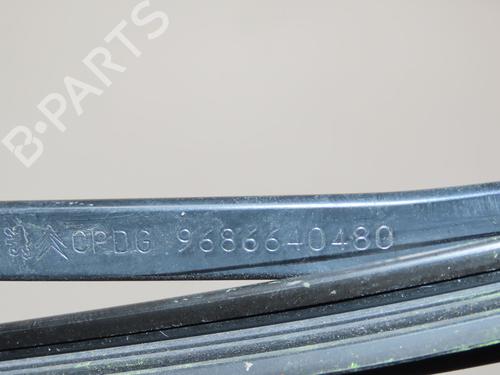 Used Front windshield wiper arm CITROËN C4 Grand Picasso I (UA_) 1.6 HDi 110 (112 hp) 24442207