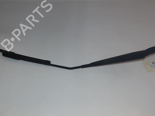 Used Front windshield wiper arm RENAULT TWINGO III (BCM_, BCA_) 1.0 SCe 70 (BCMB) (69 hp) 24576389