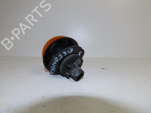 Used Right front indicator Right front indicator LAND ROVER DEFENDER Station Wagon (L316, L315) 2.2 Td4 4x4 (L316) (122 hp) 9014066 9014066