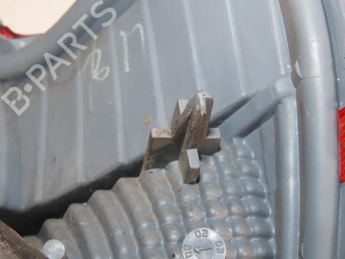 Venstre baglygte TOYOTA YARIS (_P1_) 1.0 (SCP10_, SCP10R) (65 hp) 30715203