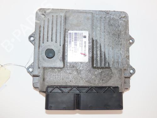 Used Engine control unit (ECU) Engine control unit (ECU) SUZUKI SWIFT III (MZ, EZ) 1.3 DDiS (RS413D) (69 hp) 32740338 32740338
