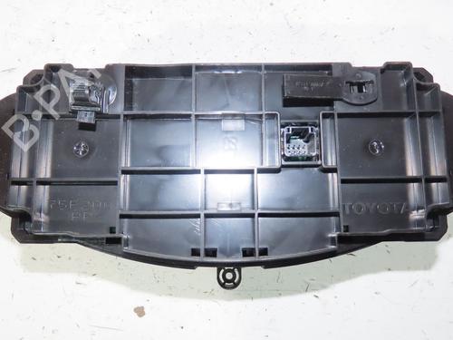 Used Climate control TOYOTA YARIS (_P13_) 1.5 Hybrid (NHP130_, NHP130) (101 hp) 24487666