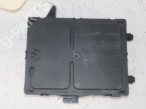 fuse-box-renault-megane-iv-hatchback-b9amn_-2015-40162517 main image