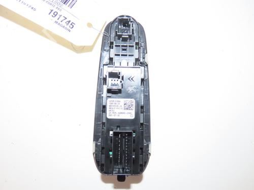 Used Left front window switch PEUGEOT 308 SW II (LC_, LJ_, LR_, LX_, L4_) 1.5 BlueHDi 130 (131 hp) 27926486