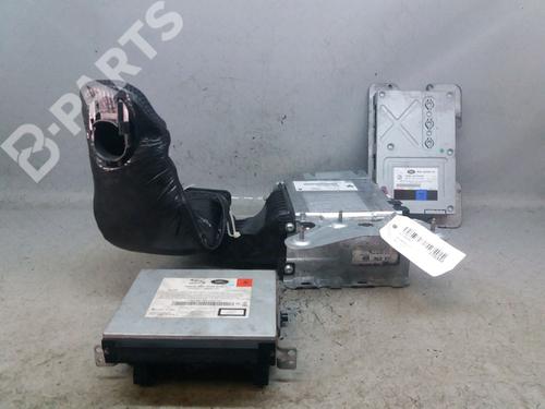 radio-jaguar-xe-x760-20-d-awd-2015-9021415 main image