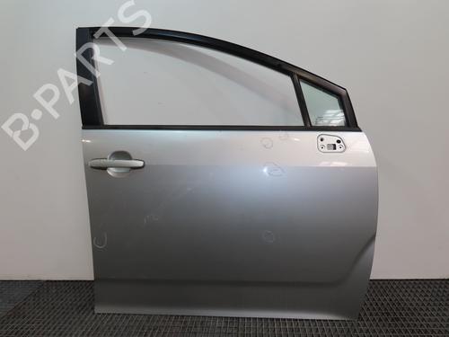 Portier rechts voor TOYOTA COROLLA Verso (ZER_, ZZE12_, R1_) 2.0 D-4D (CUR10_, CUR10R) (116 hp) 17086212