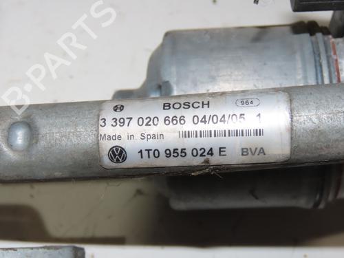 Used Front wiper motor VW TOURAN (1T1, 1T2) 1.9 TDI (105 hp) 24490280