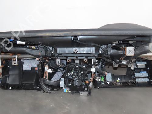 Used Dashboard PEUGEOT 3008 II SUV (MC_, MR_, MJ_, M4_) 1.2 THP/ PureTech 130 (MRHNSM, MRHNSU, MRHNSJ, MRHNYW,... (131 hp) 28159604