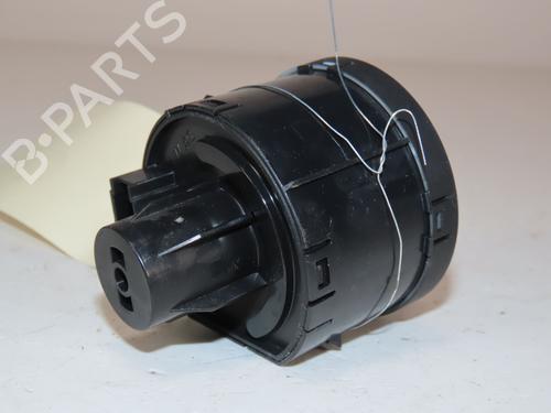 Used Headlight switch VW POLO V (6R1, 6C1) 1.4 TDI (90 hp) 31865574